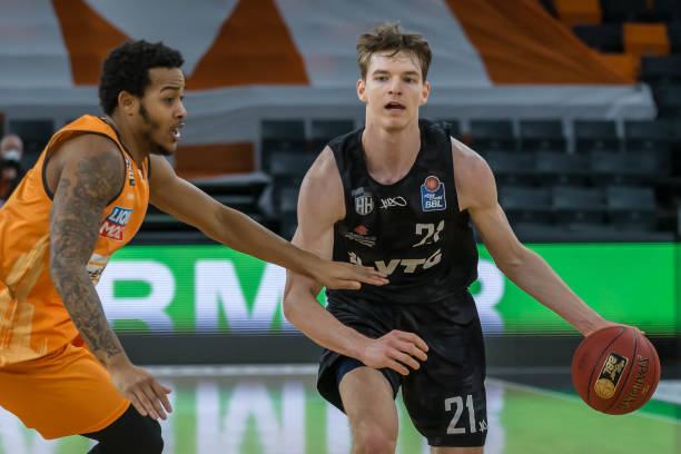 对阵拥有强 对阵拥有强