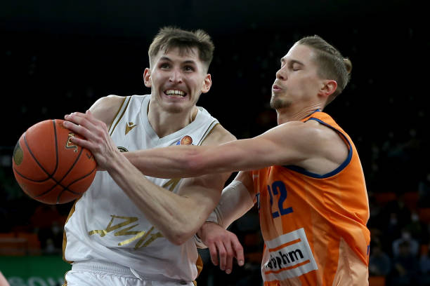 力闻名国际 力闻名国际